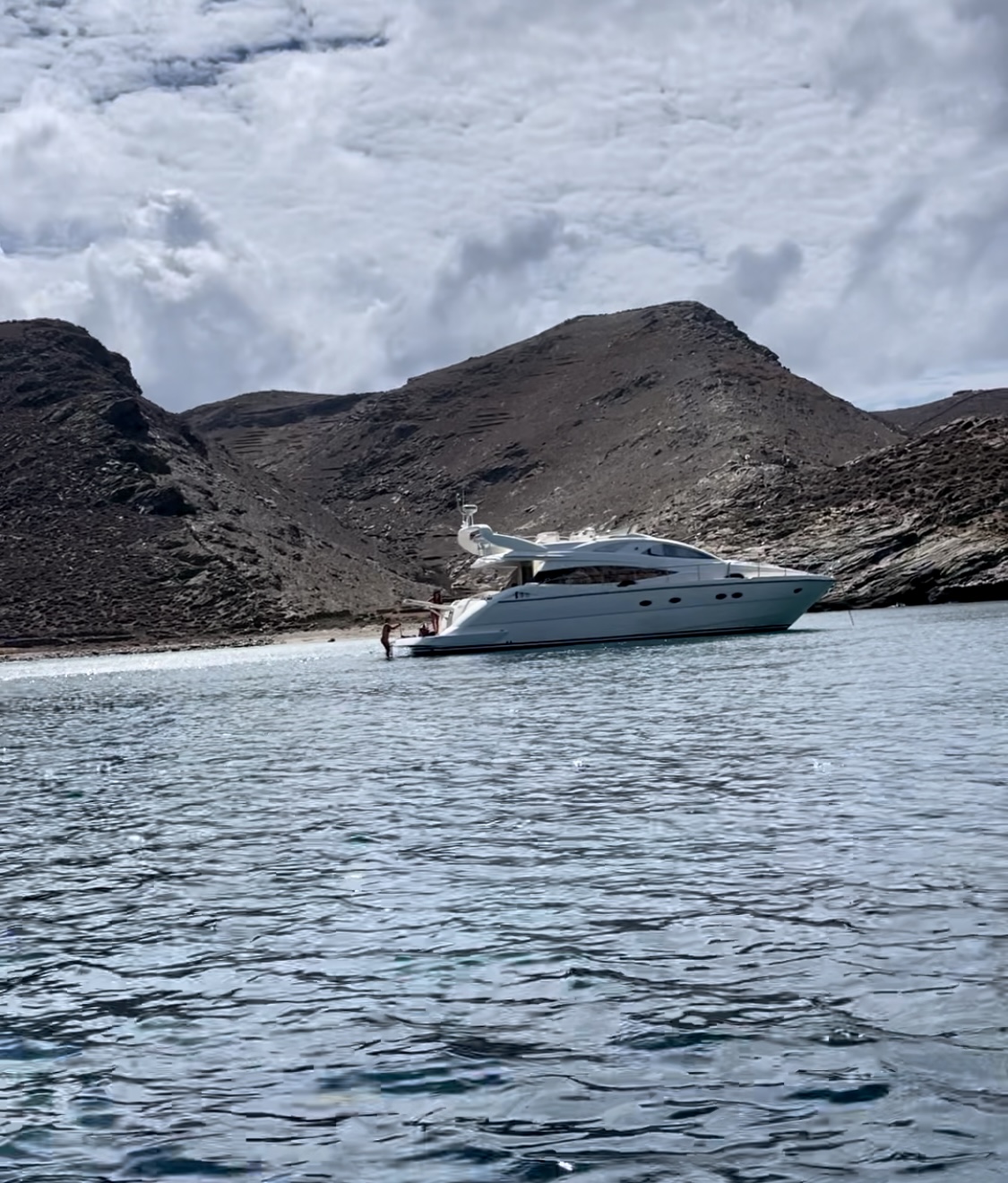 Yam yacht